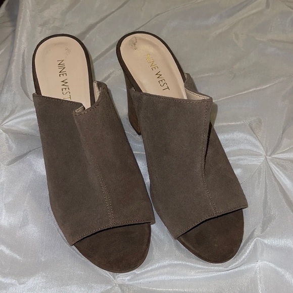 Nine West heels - Picture 1 of 2